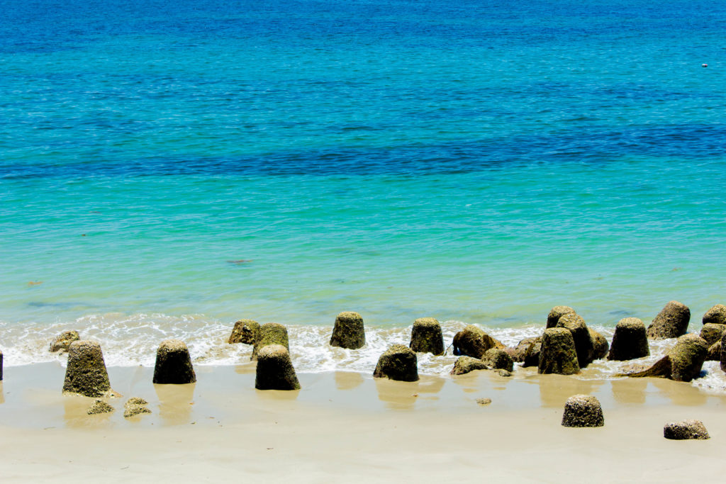 Beach and tetrapot